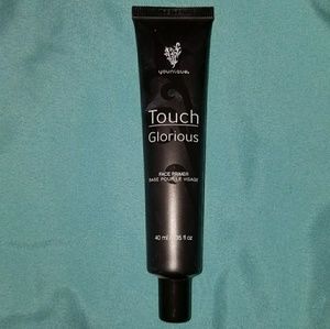 Younique glorious touch foundation primer